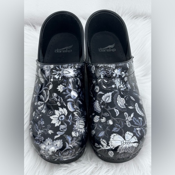 Dansko Professional Leather Clogs - Picture 8 of 8